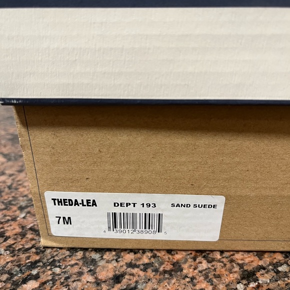 Melrose and Market “Theda” Tan Suede Slouch Ankle Boot size 7
NWB - Picture 8 of 8